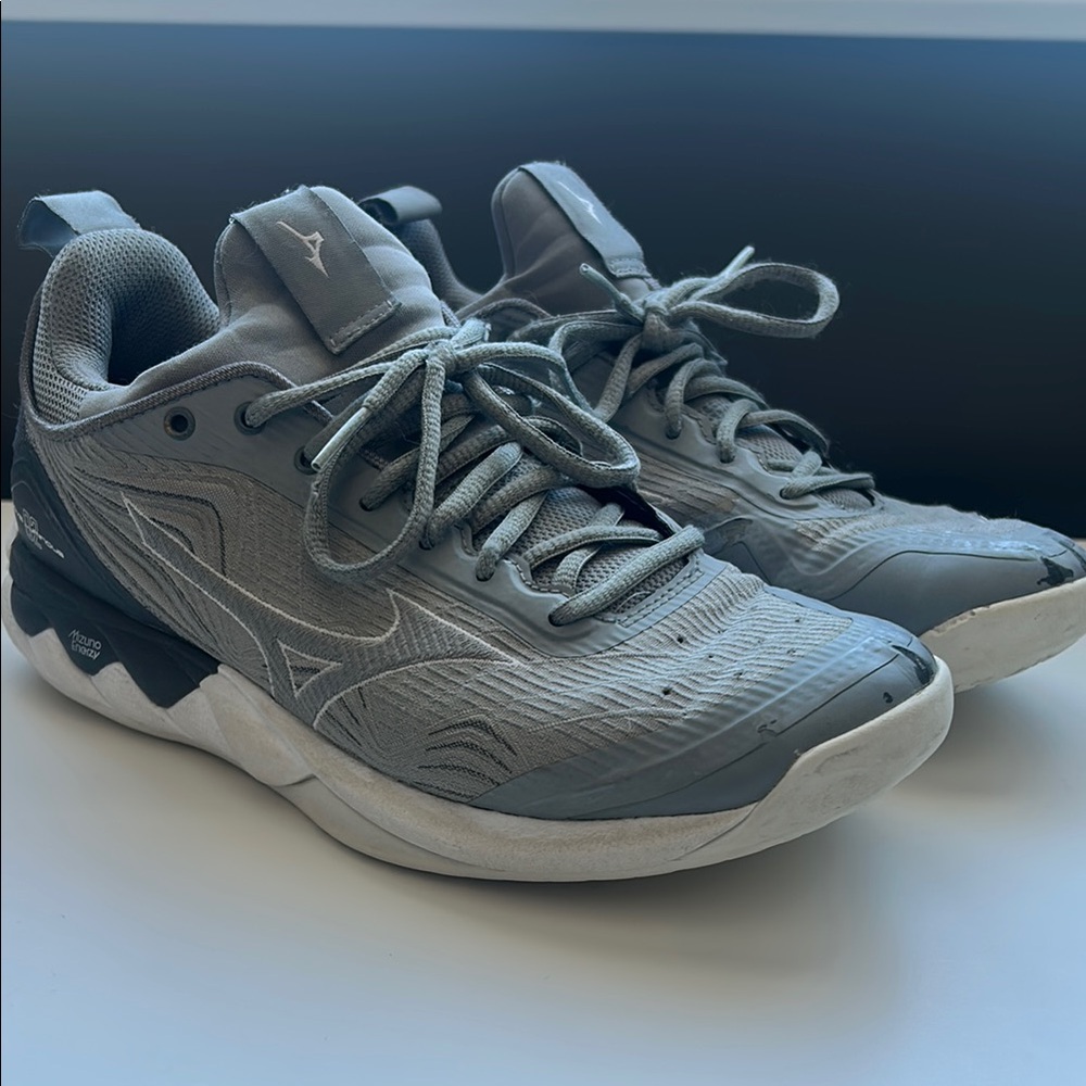Mizuno Women’s Gray Volleyball Shoes